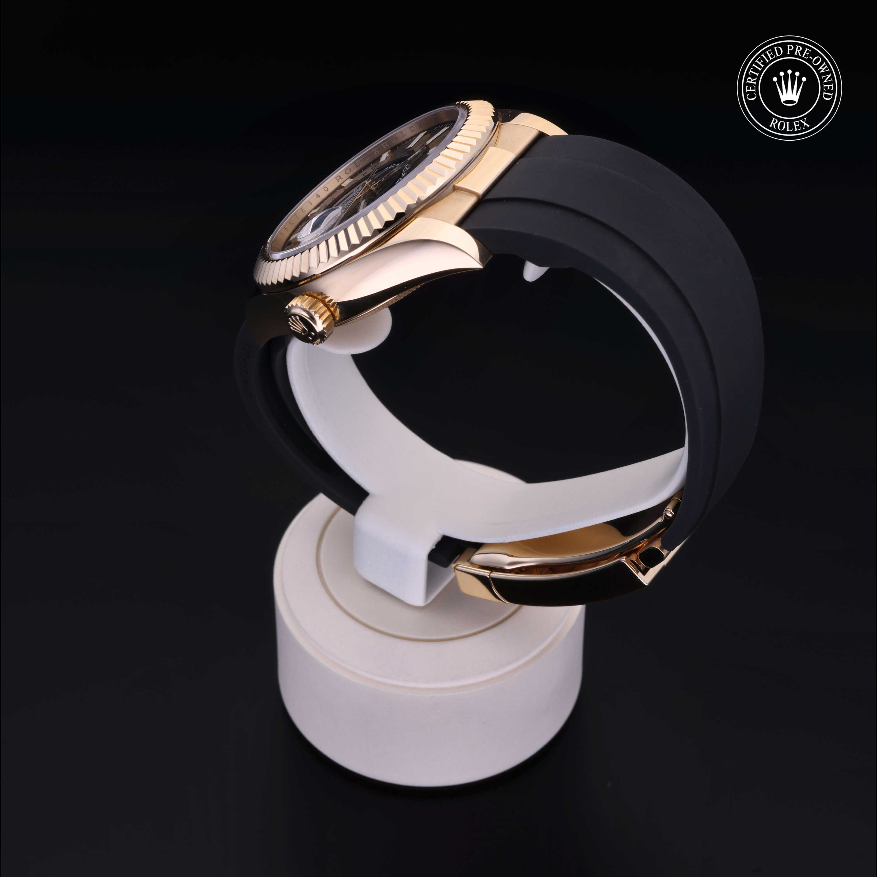 Rolex Sky-Dweller in Gold 18 Carat Yellow M326238-0009 at Davidson & Licht