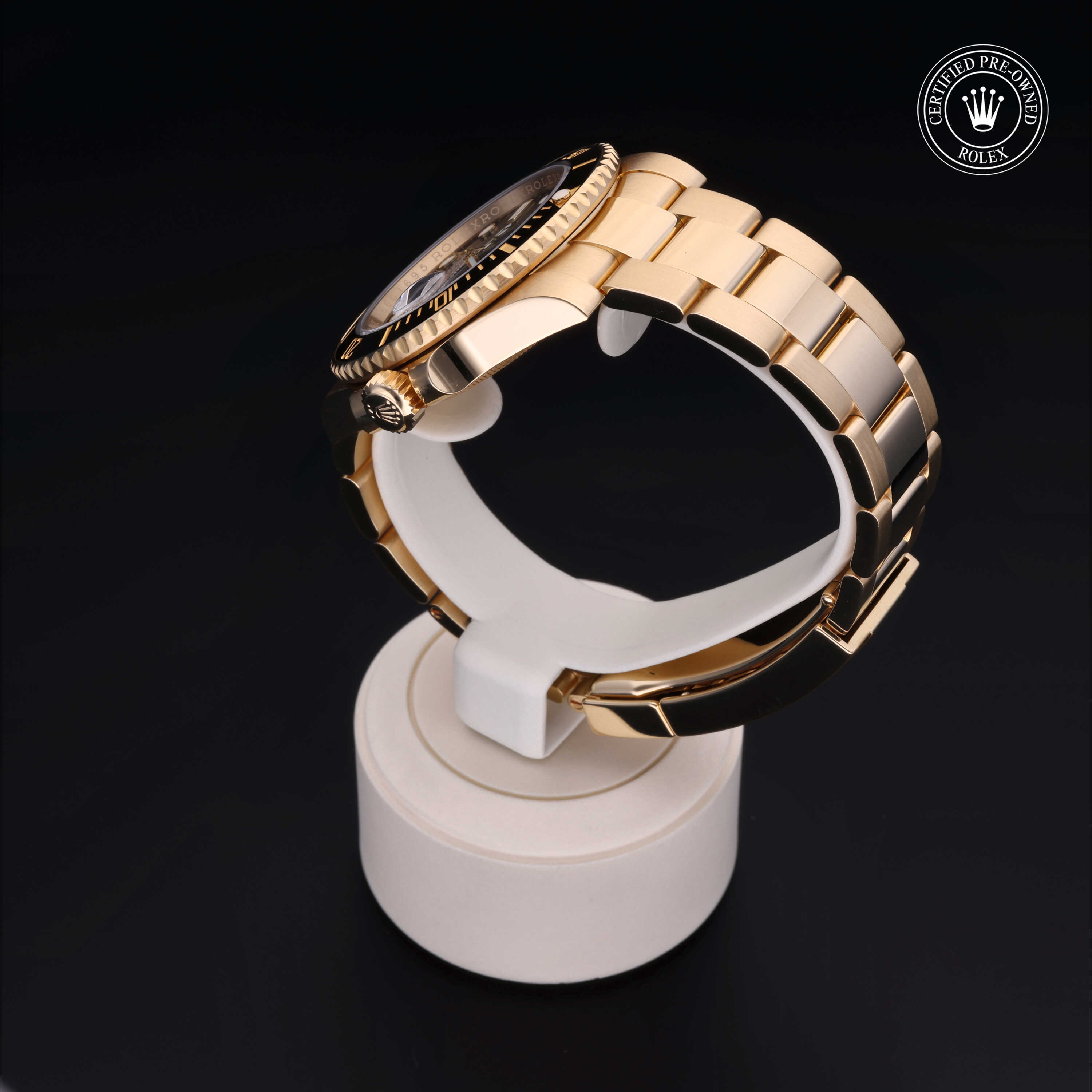 Rolex Submariner in Gold 18 Carat Yellow M116618LN-0001 at Davidson & Licht